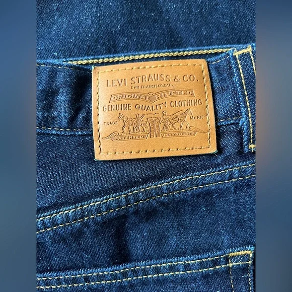 High Rise Premium LEVI’S Jeans - Picture 2 of 4